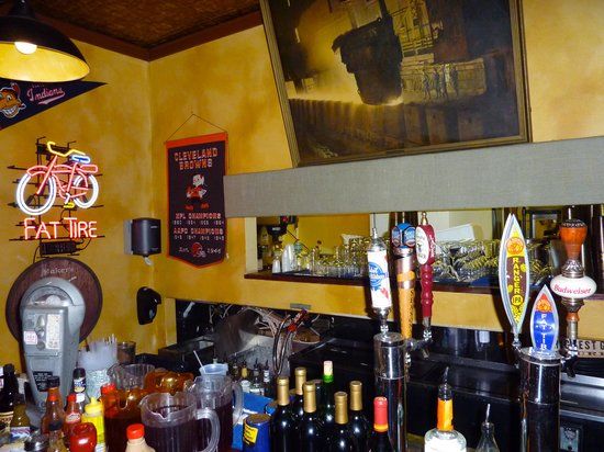 Street Meet the American Tavern